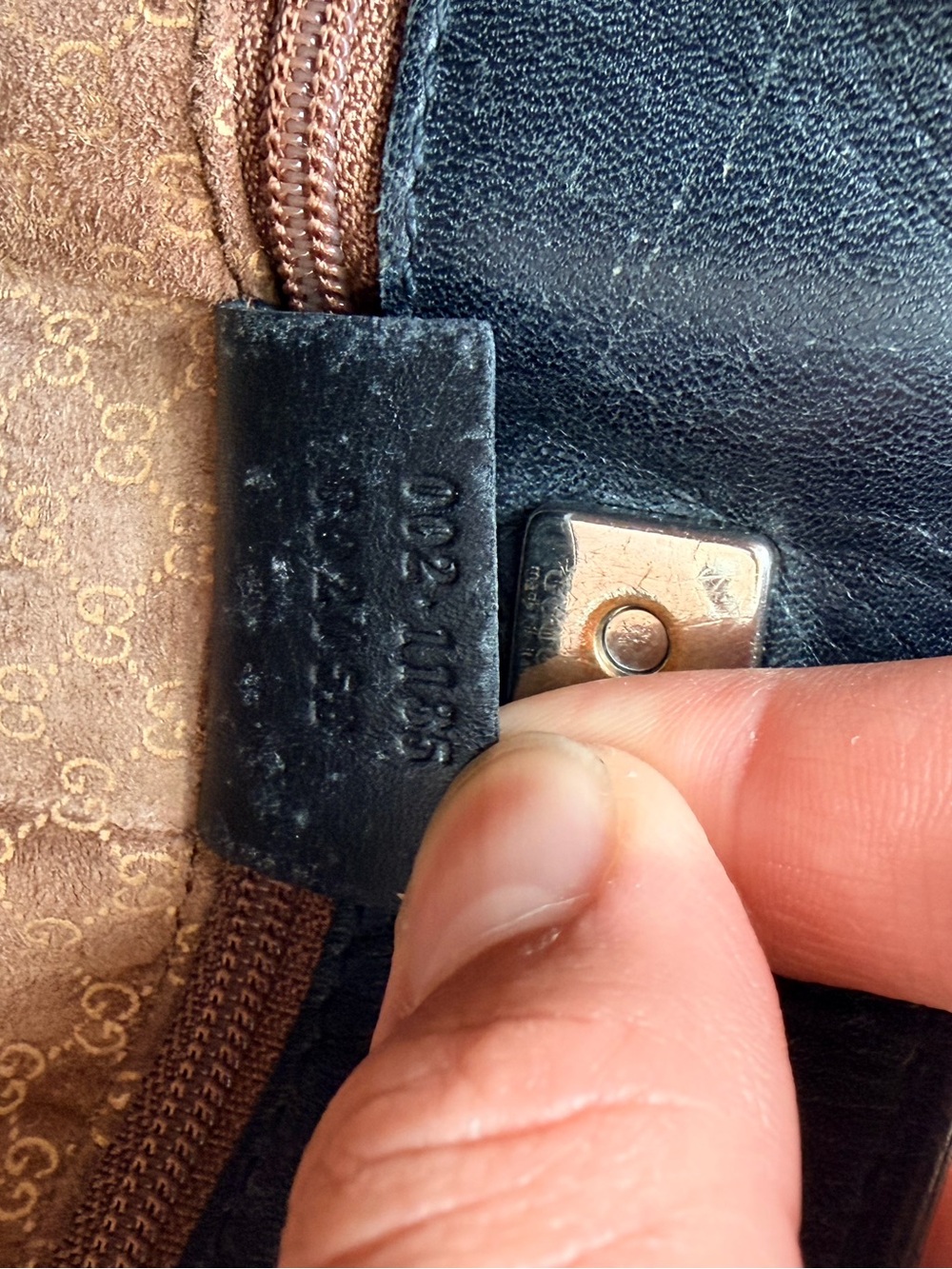 GUCCI Vintage Leather Tote Bag - Picture 10 of 11